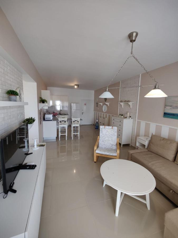Aurelius Pool Apartments In Caesar Resort & Spa Perivolia tou Trikomou Eksteriør billede